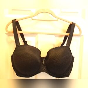 GORGEOUS black lace BRA like new SIZE 36G adjustable straps 2 hook closure